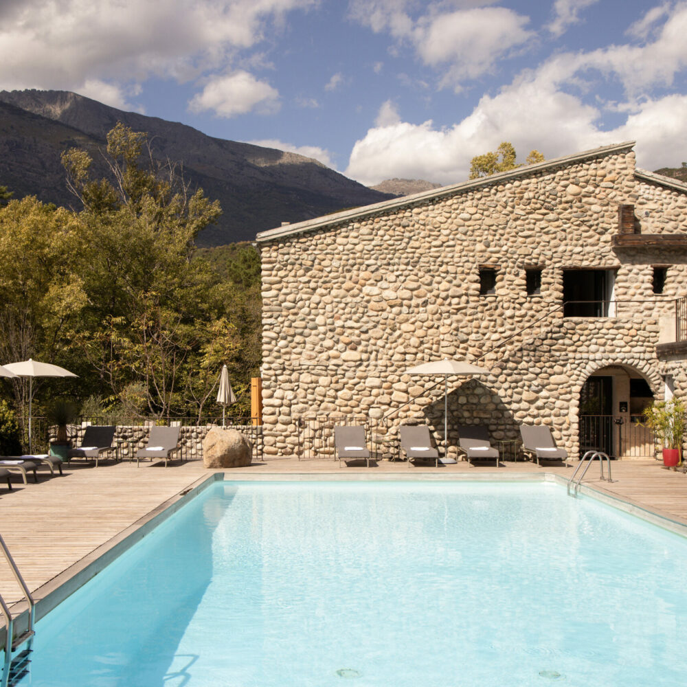 Hotel-Piscine-Luxe-Centre-Corse-Venaco-3 Hotel-Piscine-Luxe-Centre-Corse-Venaco-3